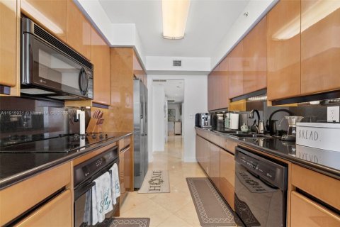 Copropriété à louer à Sunny Isles Beach, Floride: 3 chambres, 205.31 m2 № 1970595 - photo 9