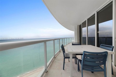 Copropriété à louer à Sunny Isles Beach, Floride: 3 chambres, 205.31 m2 № 1970595 - photo 29