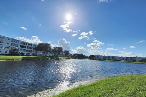 Copropriété à vendre à Deerfield Beach, Floride: 1 chambre, 65.03 m2 № 1942463 - photo 2