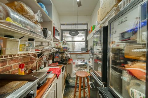 Купить коммерческую недвижимость в Майами, Флорида № 1989865 - фото 12