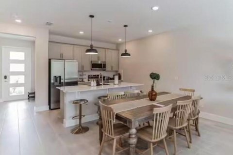 Touwnhouse à vendre à Kissimmee, Floride: 3 chambres, 158.68 m2 № 2406843 - photo 4