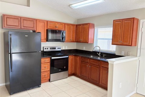 House in Orlando, Florida 3 bedrooms, 92.53 sq.m. № 2430997 - photo 4