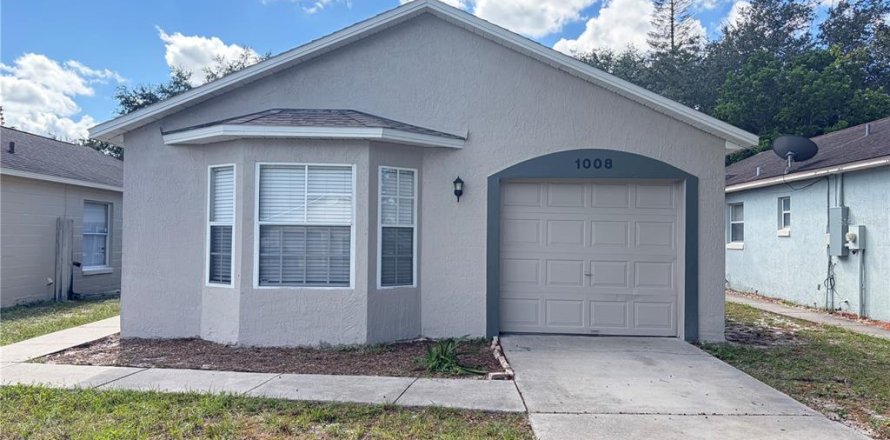 House in Orlando, Florida 3 bedrooms, 92.53 sq.m. № 2430997