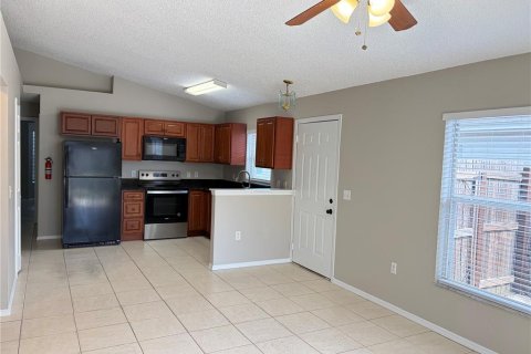 House in Orlando, Florida 3 bedrooms, 92.53 sq.m. № 2430997 - photo 5