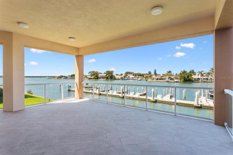 Condominio en venta en Saint Petersburg, Florida, 4 dormitorios, 354.89 m2 № 246461 - foto 24