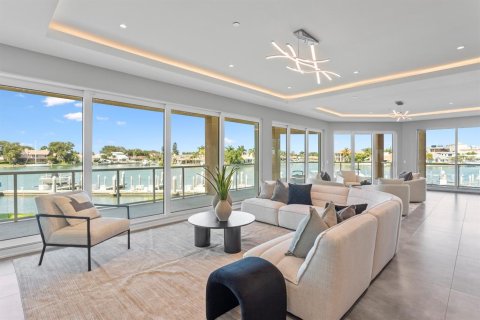 Condominio en venta en Saint Petersburg, Florida, 4 dormitorios, 354.89 m2 № 246461 - foto 9