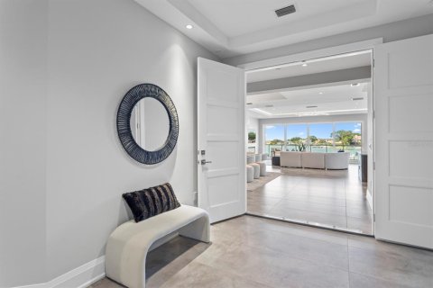 Condominio en venta en Saint Petersburg, Florida, 4 dormitorios, 354.89 m2 № 246461 - foto 2