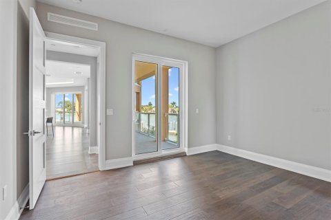 Condominio en venta en Saint Petersburg, Florida, 4 dormitorios, 354.89 m2 № 246461 - foto 22
