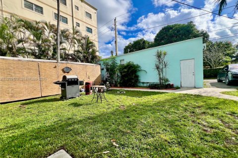 Commercial property in Hollywood, Florida 298.31 sq.m. № 1997624 - photo 16