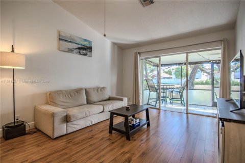 Townhouse in Margate, Florida 2 bedrooms, 117.61 sq.m. № 2017210 - photo 7