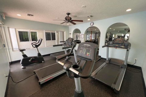 Townhouse in Margate, Florida 2 bedrooms, 117.61 sq.m. № 2017210 - photo 25