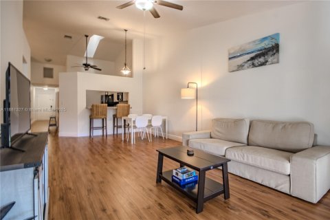 Townhouse in Margate, Florida 2 bedrooms, 117.61 sq.m. № 2017210 - photo 13