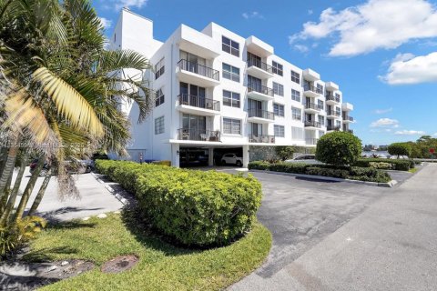 Copropriété à vendre à Lantana, Floride: 1 chambre, 49.33 m2 № 1939361 - photo 2