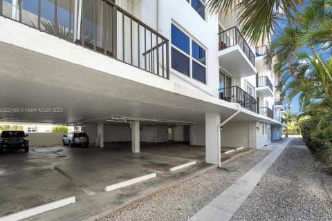 Copropriété à vendre à Lantana, Floride: 1 chambre, 49.33 m2 № 1939361 - photo 24