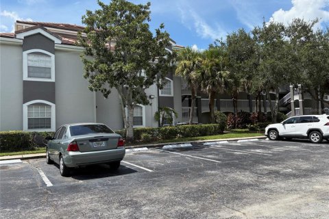Apartamento en alquiler en Orlando, Florida, 2 dormitorios, 94.76 m2 № 1917455 - foto 1