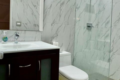 Copropriété à louer à Hollywood, Floride: 2 chambres, 107.12 m2 № 2071218 - photo 7