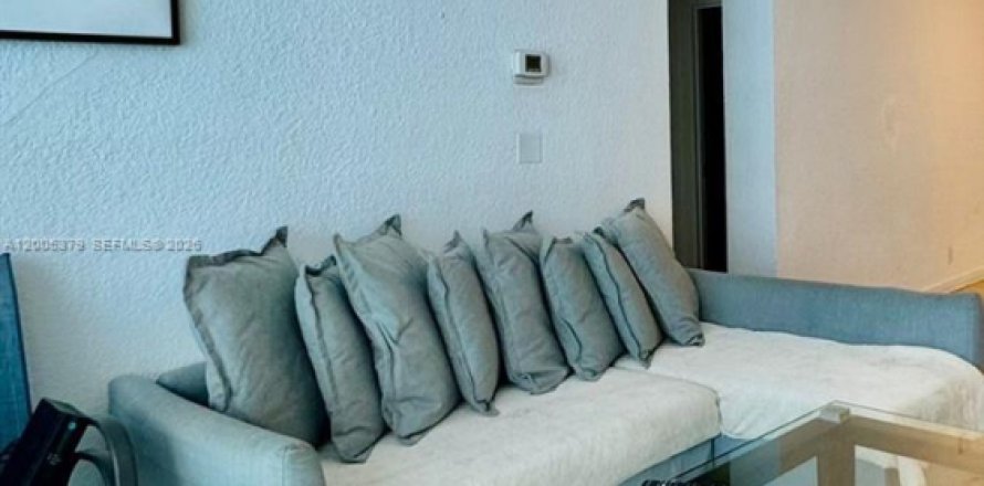 Condo à Hollywood, Floride, 2 chambres  № 2071218