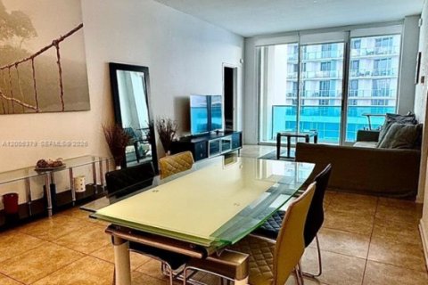 Copropriété à louer à Hollywood, Floride: 2 chambres, 107.12 m2 № 2071218 - photo 3