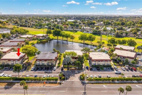 Снять в аренду кондоминиум в Пемброк-Пайнс, Флорида 2 спальни, 70.05м2, № 2057147 - фото 28