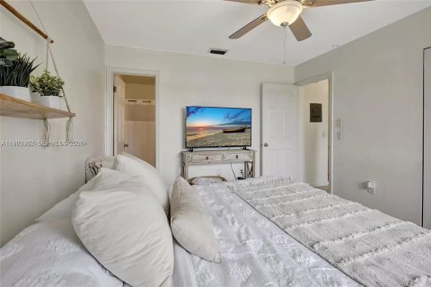 Снять в аренду кондоминиум в Пемброк-Пайнс, Флорида 2 спальни, 70.05м2, № 2057147 - фото 8