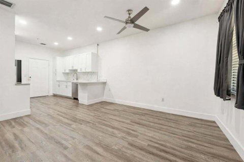 Touwnhouse à vendre à Sunrise, Floride: 3 chambres, 151.24 m2 № 2390566 - photo 5