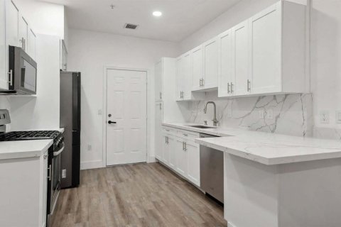 Touwnhouse à vendre à Sunrise, Floride: 3 chambres, 151.24 m2 № 2390566 - photo 4