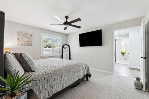 House in Tarpon Springs, Florida 3 bedrooms, 137.68 sq.m. № 1757549 - photo 18