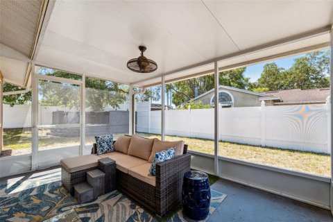 House in Tarpon Springs, Florida 3 bedrooms, 137.68 sq.m. № 1757549 - photo 30