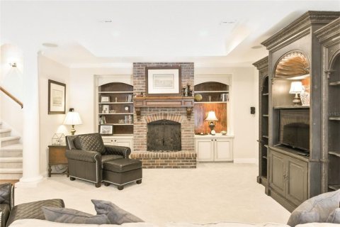 House in Windermere, Florida 5 bedrooms, 469.34 sq.m. № 1821494 - photo 25