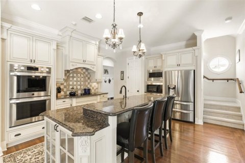 House in Windermere, Florida 5 bedrooms, 469.34 sq.m. № 1821494 - photo 17