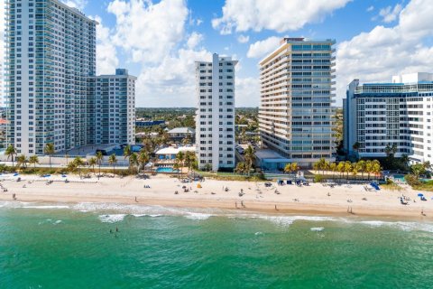 Condominio en venta en Fort Lauderdale, Florida, 1 dormitorio, 78.97 m2 № 1019867 - foto 1