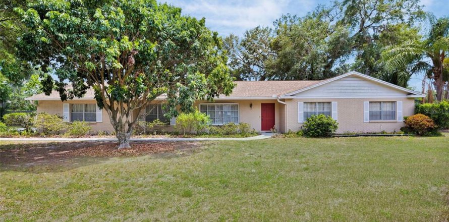 House in Temple Terrace, Florida 5 bedrooms, 230.21 sq.m. № 1767088