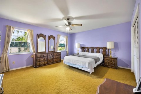 House in Temple Terrace, Florida 5 bedrooms, 230.21 sq.m. № 1767088 - photo 27