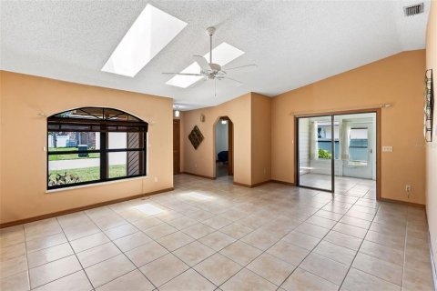 House in Daytona Beach, Florida 2 bedrooms, 127 sq.m. № 1816024 - photo 4