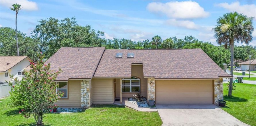 House in Daytona Beach, Florida 2 bedrooms, 127 sq.m. № 1816024