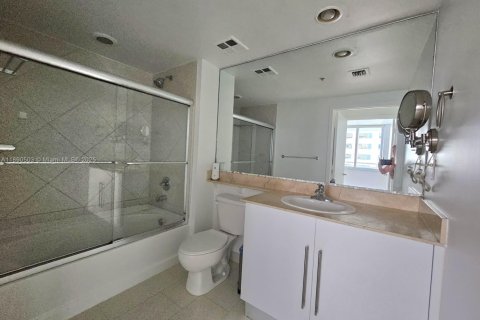 Снять в аренду кондоминиум в Майами, Флорида 1 спальня, 78.6м2, № 1944308 - фото 6