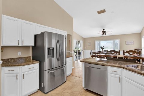 House in Leesburg, Florida 2 bedrooms, 183.39 sq.m. № 1898767 - photo 10