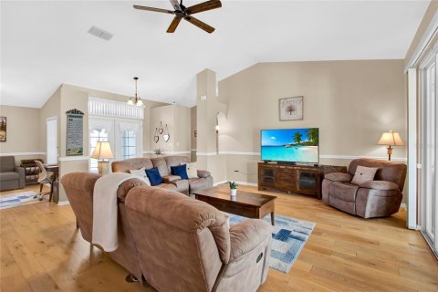 House in Leesburg, Florida 2 bedrooms, 183.39 sq.m. № 1898767 - photo 8