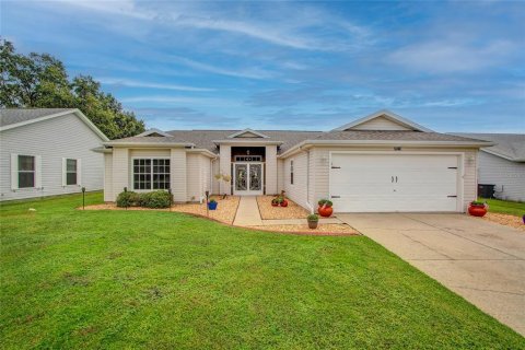 House in Leesburg, Florida 2 bedrooms, 183.39 sq.m. № 1898767 - photo 3