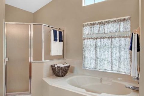 House in Leesburg, Florida 2 bedrooms, 183.39 sq.m. № 1898767 - photo 20