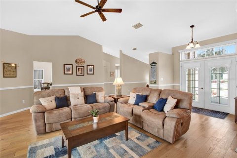 House in Leesburg, Florida 2 bedrooms, 183.39 sq.m. № 1898767 - photo 4