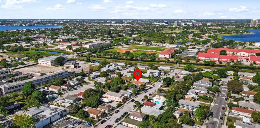 Casa en West Palm Beach, Florida 3 dormitorios, 124.49 m2 № 1119104
