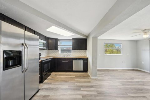 Купить виллу или дом в Холидэй, Флорида 5 комнат, 120.96м2, № 1592319 - фото 14