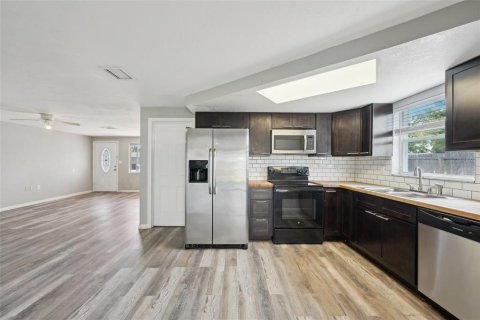 Купить виллу или дом в Холидэй, Флорида 5 комнат, 120.96м2, № 1592319 - фото 17