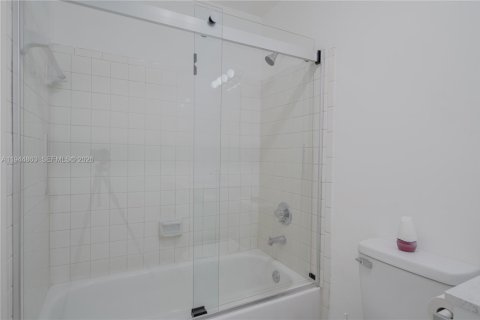 Condo in Coral Springs, Florida, 3 bedrooms  № 2001414 - photo 12