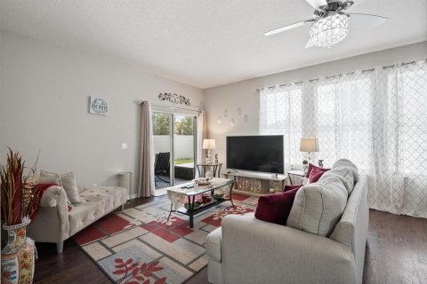 House in Orlando, Florida 5 bedrooms, 292.46 sq.m. № 2179042 - photo 13