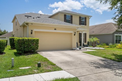 House in Orlando, Florida 5 bedrooms, 292.46 sq.m. № 2179042 - photo 2