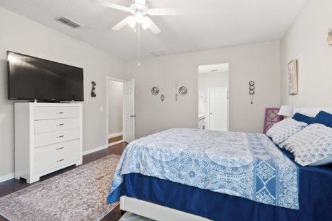 House in Orlando, Florida 5 bedrooms, 292.46 sq.m. № 2179042 - photo 16