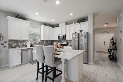 House in Orlando, Florida 5 bedrooms, 292.46 sq.m. № 2179042 - photo 6