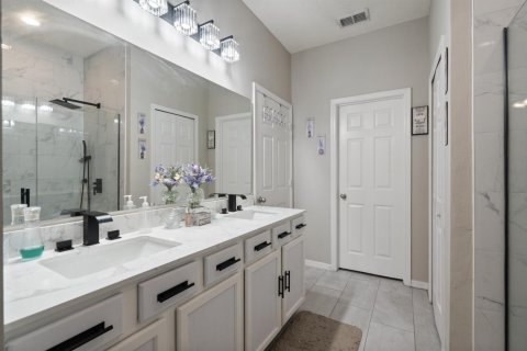 House in Orlando, Florida 5 bedrooms, 292.46 sq.m. № 2179042 - photo 18